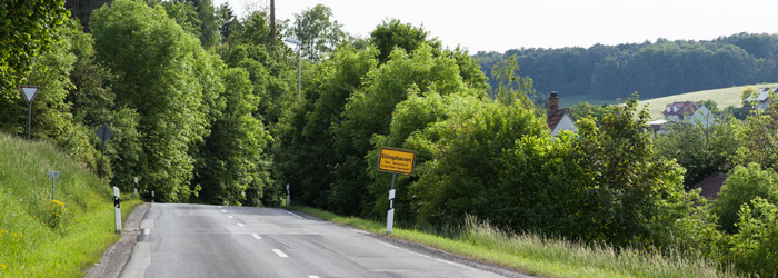 Landstraße nach Billingshausen